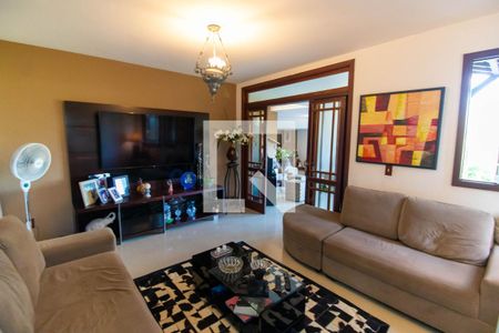 Sala de casa de condomínio à venda com 3 quartos, 296m² em Serra Grande, Niterói