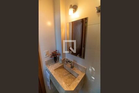 Lavabo de casa de condomínio à venda com 3 quartos, 296m² em Serra Grande, Niterói