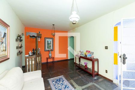 Sala de casa à venda com 3 quartos, 450m² em Caiçaras, Belo Horizonte