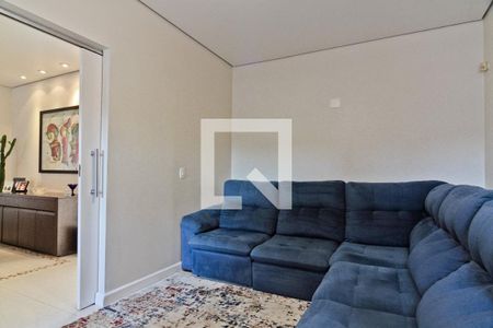 Sala de TV de casa à venda com 4 quartos, 320m² em Vila Mariza Mazzei, São Paulo