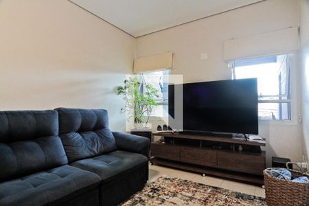 Sala de TV de casa à venda com 4 quartos, 320m² em Vila Mariza Mazzei, São Paulo