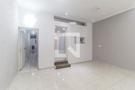 Entrada de casa para alugar com 3 quartos, 190m² em Vila Mogilar, Mogi das Cruzes