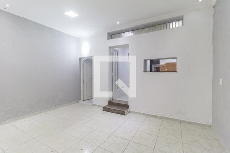 Entrada de casa para alugar com 3 quartos, 190m² em Vila Mogilar, Mogi das Cruzes