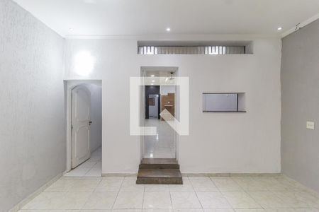 Entrada de casa para alugar com 3 quartos, 190m² em Vila Mogilar, Mogi das Cruzes