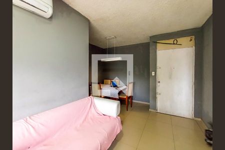 Sala de apartamento para alugar com 3 quartos, 76m² em Vila Nova, Porto Alegre