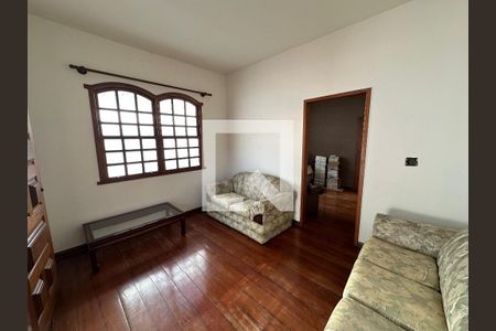 Casa à venda com 3 quartos, 360m² em Indaiá, Belo Horizonte
