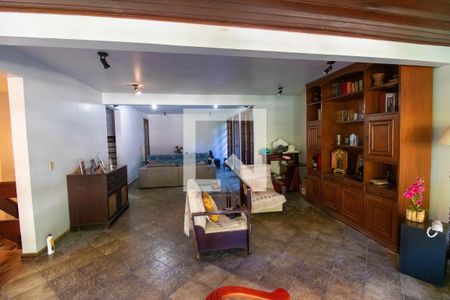 Sala de casa de condomínio à venda com 4 quartos, 336m² em Itaipu, Niterói