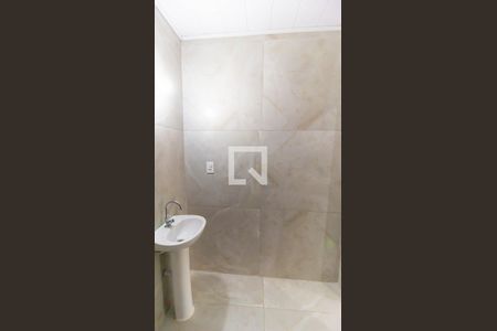 Banheiro de kitnet/studio para alugar com 1 quarto, 21m² em Piratininga, Niterói