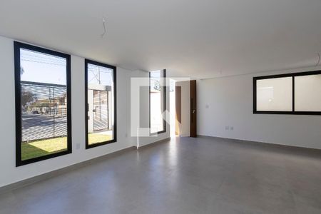 Sala de casa à venda com 3 quartos, 210m² em Planalto, Belo Horizonte