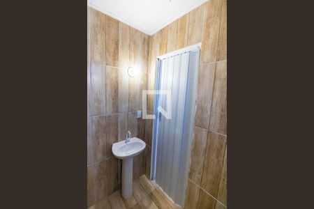 Banheiro de kitnet/studio para alugar com 1 quarto, 21m² em Piratininga, Niterói