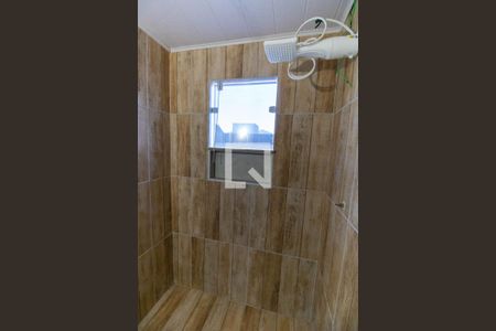 Banheiro de kitnet/studio para alugar com 1 quarto, 21m² em Piratininga, Niterói