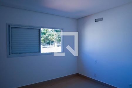 Quarto de casa de condomínio para alugar com 3 quartos, 154m² em Vila Maria, Aparecida de Goiânia