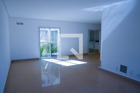 Sala de casa de condomínio para alugar com 3 quartos, 154m² em Vila Maria, Aparecida de Goiânia