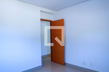 Quarto de casa de condomínio para alugar com 3 quartos, 154m² em Vila Maria, Aparecida de Goiânia