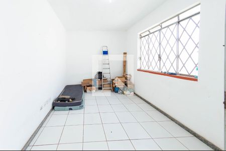 Sala de casa à venda com 3 quartos, 249m² em Calafate, Belo Horizonte