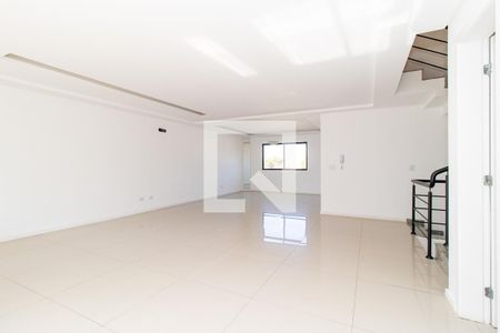 Sala de casa de condomínio para alugar com 5 quartos, 315m² em Campo Comprido, Curitiba