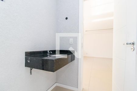 Lavabo de casa de condomínio para alugar com 5 quartos, 315m² em Campo Comprido, Curitiba