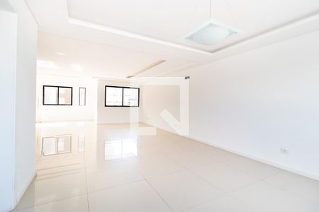 Sala de casa de condomínio para alugar com 5 quartos, 315m² em Campo Comprido, Curitiba