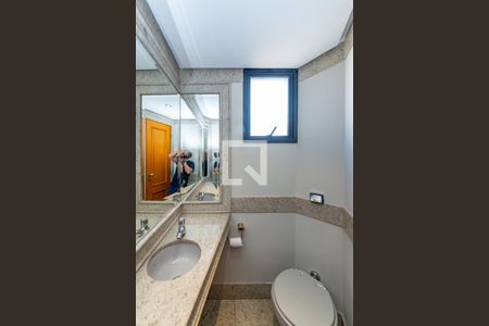 Lavabo de apartamento para alugar com 3 quartos, 170m² em Belvedere, Belo Horizonte