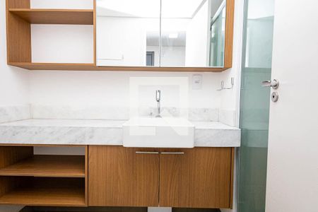 Banheiro de kitnet/studio para alugar com 1 quarto, 24m² em Consolação, São Paulo