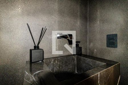 Lavabo de casa de condomínio à venda com 2 quartos, 107m² em Higienópolis, São Paulo