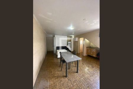 Casa à venda com 3 quartos, 330m² em Vila Lucia Elvira, São Paulo