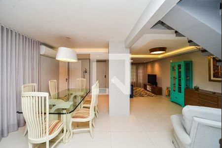 Sala de Jantar de casa à venda com 3 quartos, 330m² em São Sebastião, Porto Alegre