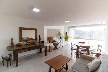 Sala de casa de condomínio à venda com 3 quartos, 160m² em Maria Paula, Niterói