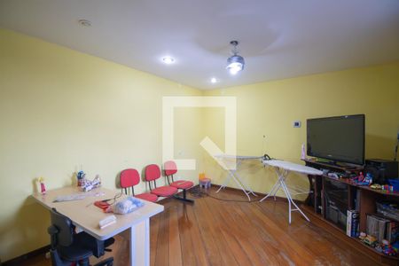 Sala 2 de casa para alugar com 4 quartos, 511m² em Centro, São Gonçalo