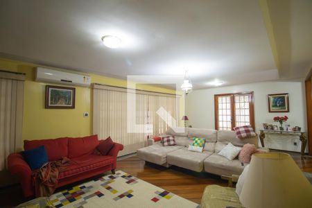 Sala de casa para alugar com 4 quartos, 511m² em Centro, São Gonçalo