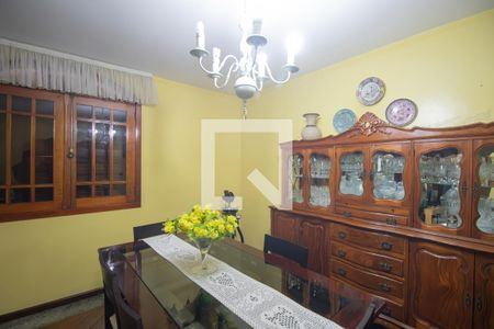 Sala de casa para alugar com 4 quartos, 511m² em Centro, São Gonçalo