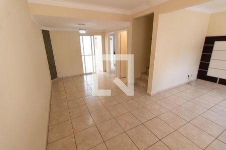 Sala de casa de condomínio para alugar com 3 quartos, 90m² em Bairro das Palmeiras, Campinas