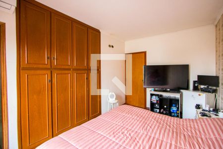 Suíte de casa para alugar com 3 quartos, 200m² em Pinheirinho, Santo André