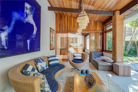 Casa de Condomínio à venda com 4 quartos, 360m² em Jardim Marajoara, São Paulo