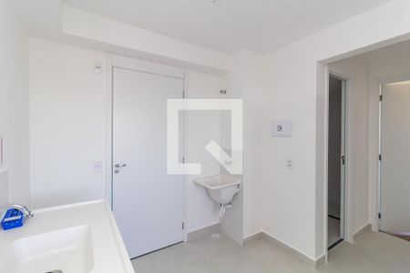 Sala/Cozinha de apartamento à venda com 2 quartos, 32m² em Vila Carmosina, São Paulo