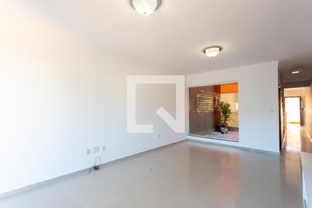 Sala de casa à venda com 3 quartos, 181m² em Jardim Nossa Senhora do Carmo, São Paulo