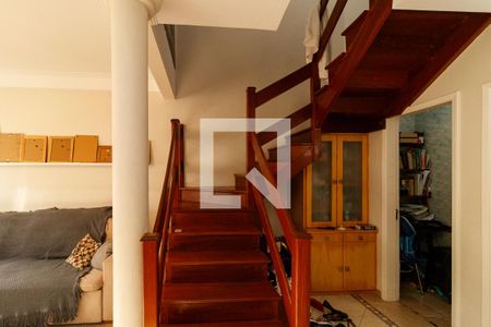 Escada de casa de condomínio à venda com 3 quartos, 124m² em Jardim Leonor Mendes de Barros, São Paulo