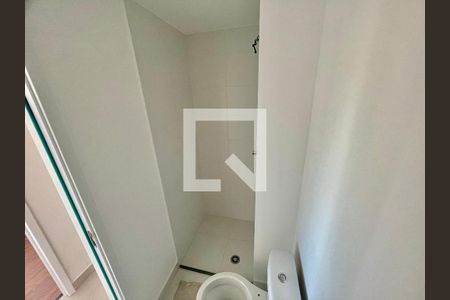 Banheiro de apartamento para alugar com 2 quartos, 32m² em Parque Novo Mundo, São Paulo