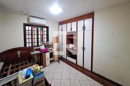 Quarto 1 de casa à venda com 4 quartos, 180m² em Itaipu, Niterói