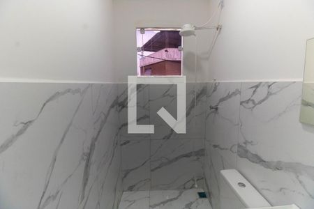 Banheiro de kitnet/studio para alugar com 1 quarto, 20m² em São Lourenço, Niterói