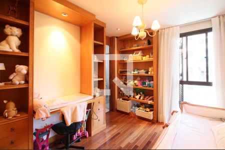 Suíte 1 de apartamento à venda com 4 quartos, 200m² em Jardim Fonte do Morumbi, São Paulo