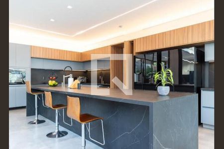 Casa de Condomínio à venda com 3 quartos, 1200m² em Jardim dos Estados, São Paulo