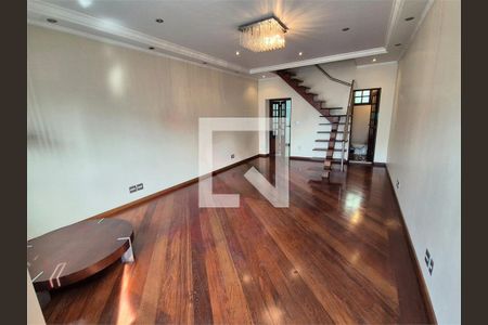 Casa à venda com 3 quartos, 303m² em Chácara Seis de Outubro, São Paulo