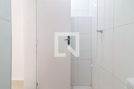 Banheiro de apartamento para alugar com 1 quarto, 24m² em Vila Dalva, São Paulo