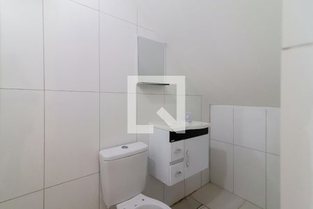 Banheiro de apartamento para alugar com 1 quarto, 24m² em Vila Dalva, São Paulo