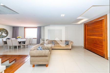 Sala 1 de casa para alugar com 4 quartos, 365m² em Barreiro, Belo Horizonte