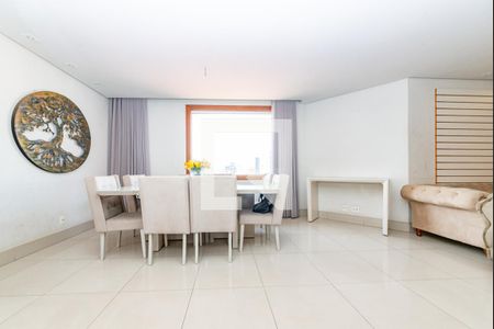 Sala 1 de casa para alugar com 4 quartos, 365m² em Barreiro, Belo Horizonte