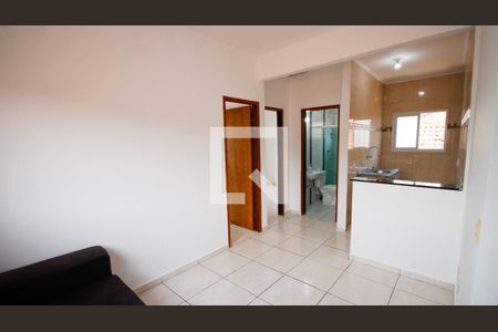 Sala de casa de condomínio para alugar com 2 quartos, 72m² em Aviação, Praia Grande