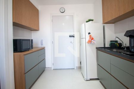 Cozinha de apartamento para alugar com 1 quarto, 27m² em Campo Belo, São Paulo