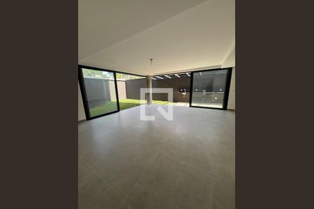 Casa de Condomínio à venda com 3 quartos, 209m² em Cidade Jardim, São Paulo